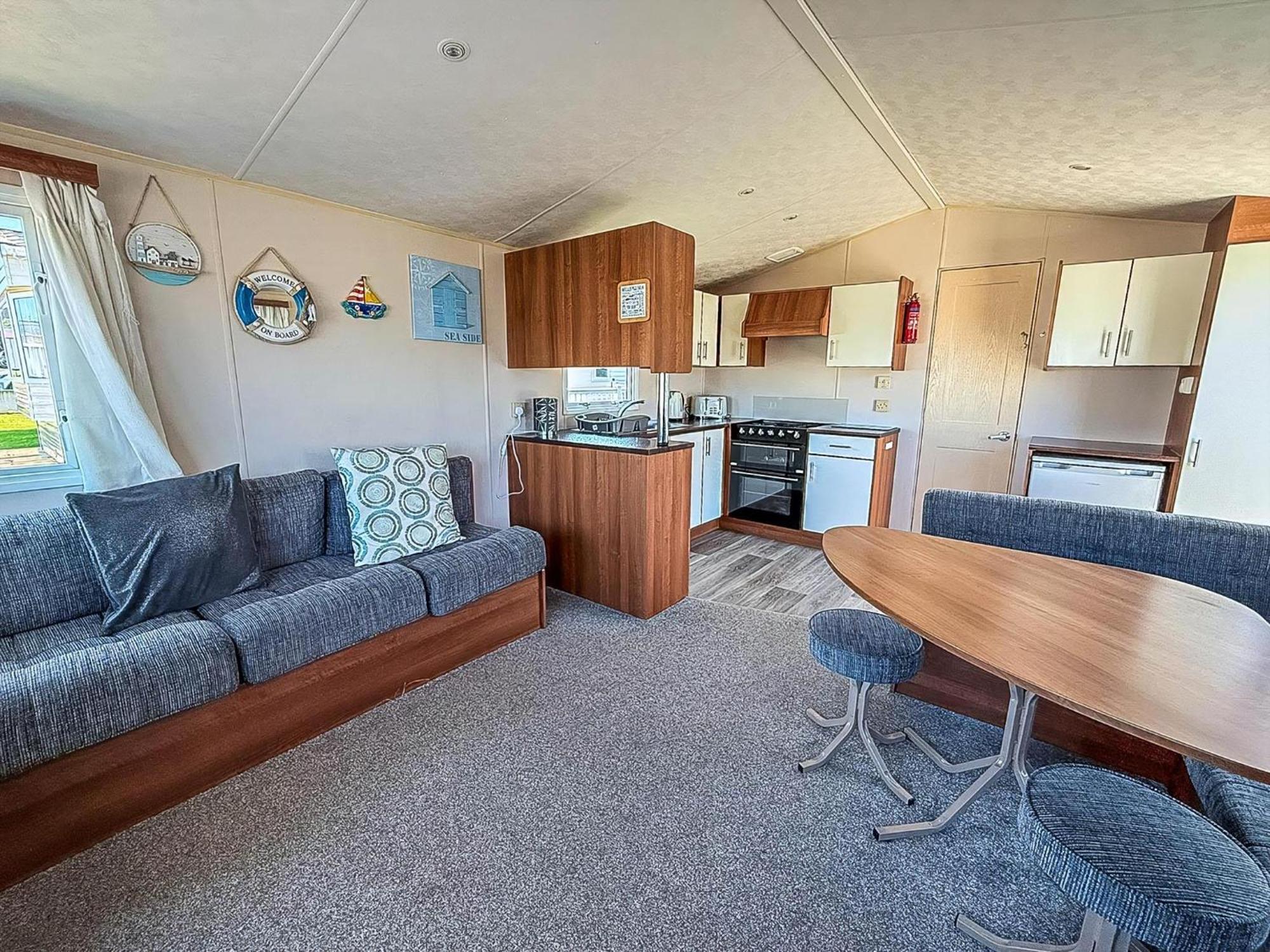 Great 6 Berth Caravan With Decking At Manor Park In Hunstanton Ref 23017B מראה חיצוני תמונה