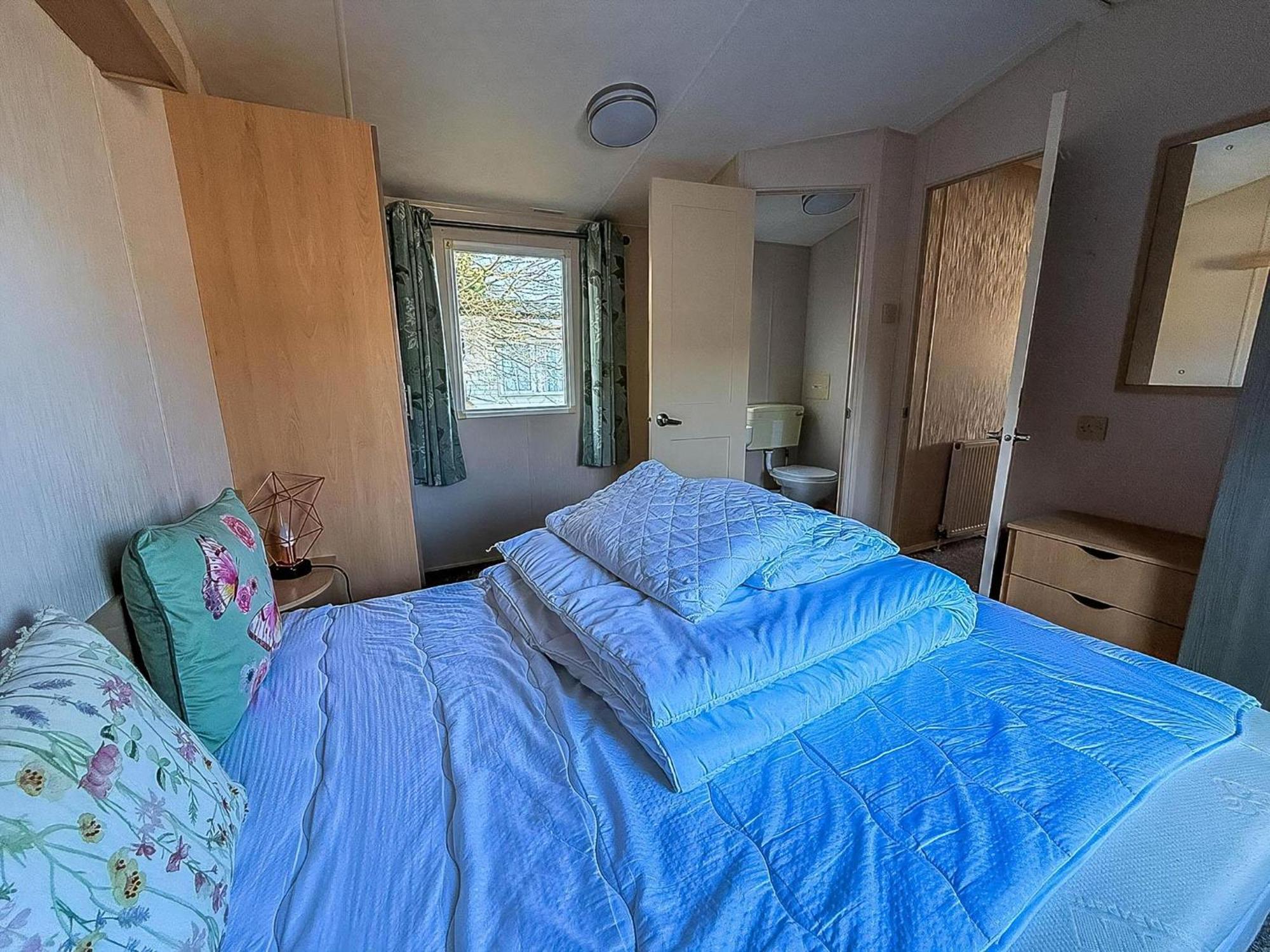 Great 6 Berth Caravan With Decking At Manor Park In Hunstanton Ref 23017B מראה חיצוני תמונה